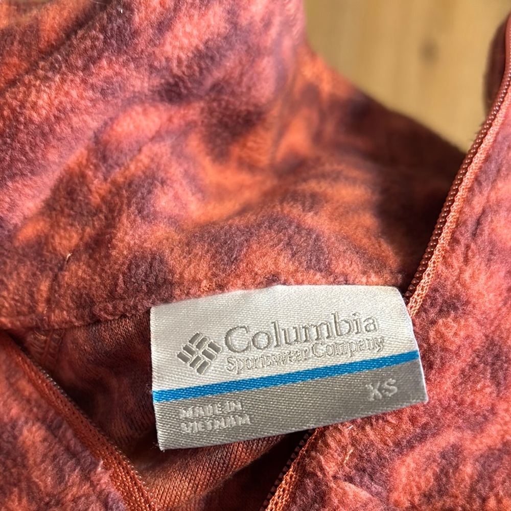 Columbia Patterned Fleece - Picture 2 of 2